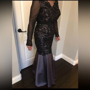 Elegant Black Lace Evening Gown-Size 10